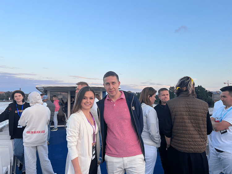 Сергей Абрамов и Вика на Белой конфе 2023
